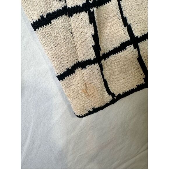 Gorgeous St. John Collection Black & Cream Checked Button Jacket, size 6 - Picture 5 of 10